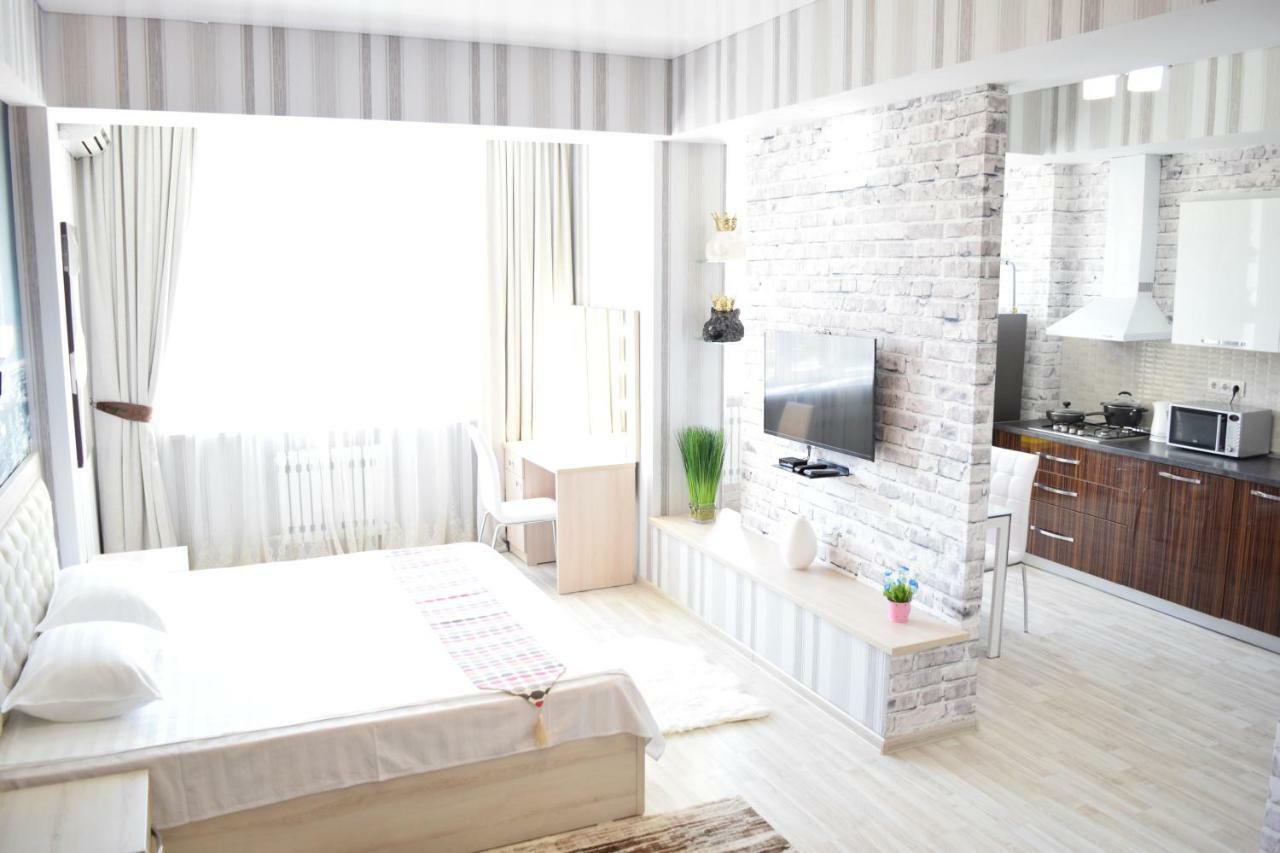 Apartment With Good View In The Center Bischkek Exterior foto